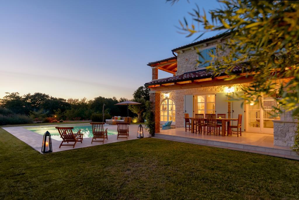 Villa Rajski Dvori Sveti Lovrec Pazenaticki Exterior foto