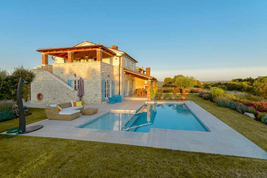 Villa Rajski Dvori Sveti Lovrec Pazenaticki Exterior foto